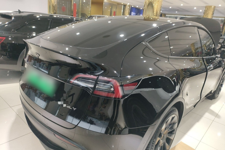 特斯拉 Model Y 2022款 改款 后轮驱动版车身外观7