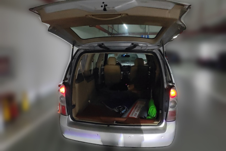 别克GL8 2011款 2.4L CT舒适版局部细节23