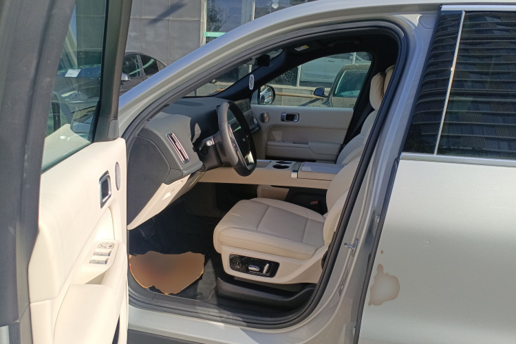 理想汽车 理想L9 2024款 Ultra中控内饰7003