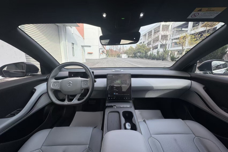 蔚来ET5T 2023款 75kWh Touring中控内饰7008