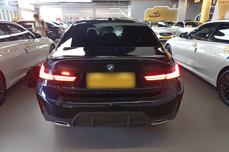 宝马3系 2023款 320Li M运动套装车身外观6