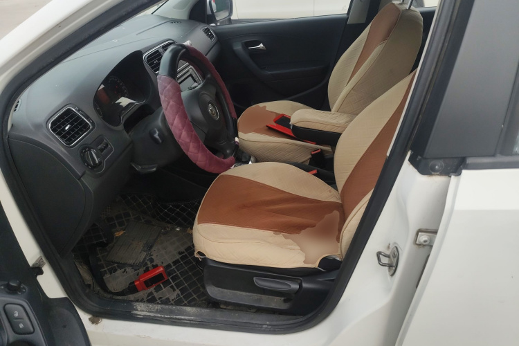 大众 Polo 2013款 1.4L 自动舒适版中控内饰19