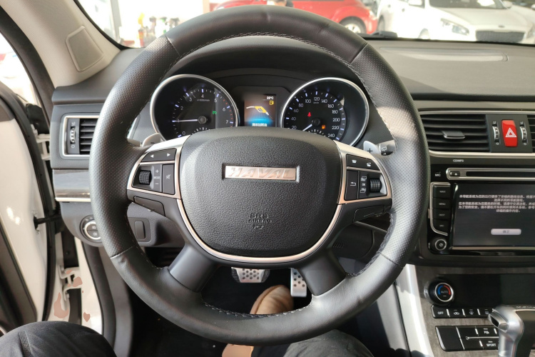 哈弗H8 2015款 2.0T 两驱舒适型中控内饰13