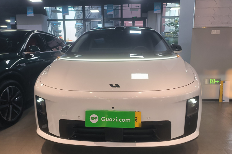 理想汽车 理想i8 2025款 标准版车身外观2