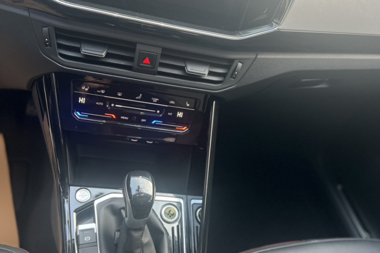 大众 探岳 2021款 330TSI 两驱豪华智联版Plus中控内饰7002