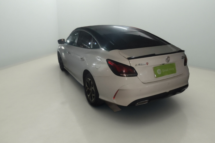 名爵 MG5 2021款 180DVVT CVT青春豪华版车身外观5