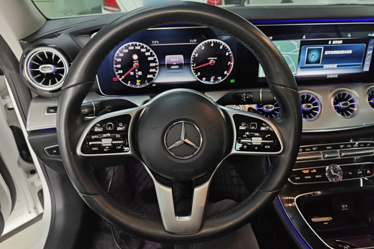 奔驰E级(进口) 2019款 E 200 轿跑车中控内饰13