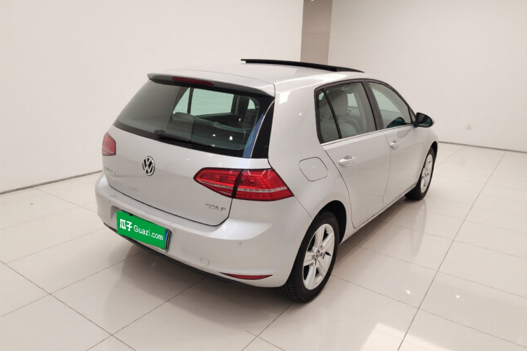 大众 高尔夫 2014款 1.6L 自动舒适型车身外观7