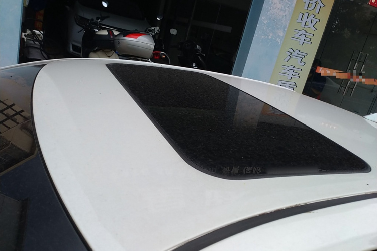 丰田 凯美瑞 2016款 2.0E 十周年纪念精英版局部细节57