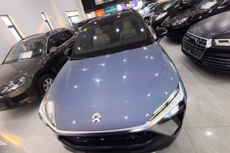 蔚来ES8 2020款 580KM 六座版车身外观2