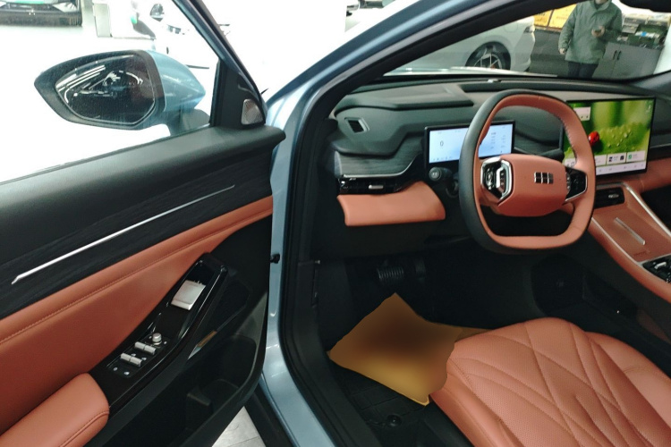 吉利银河 银河L6 2025款 EM-i 140km 星舰版中控内饰20