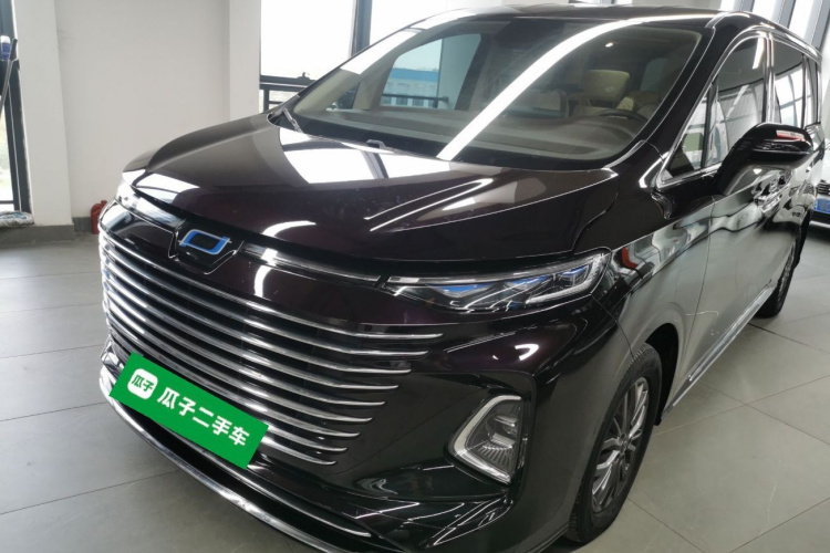 奔腾M9 2023款 2.0T 尊享型车身外观1