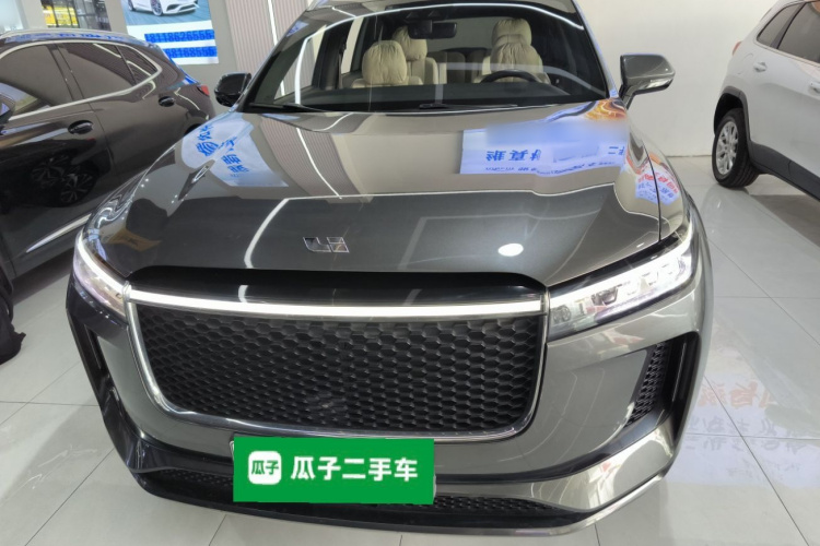 理想汽车 理想ONE 2020款 增程6座版车身外观2