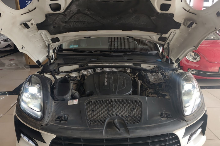 保时捷 2018款 Macan 2.0T机舱底盘24