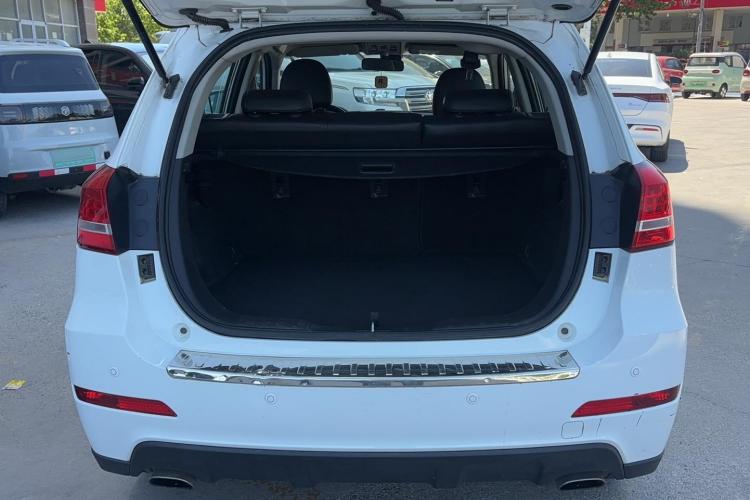 哈弗H2 2016款 红标 1.5T 自动两驱豪华型中控内饰23