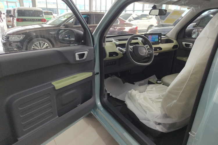 吉利银河 2024款 熊猫mini 200km 耐力熊中控内饰7003