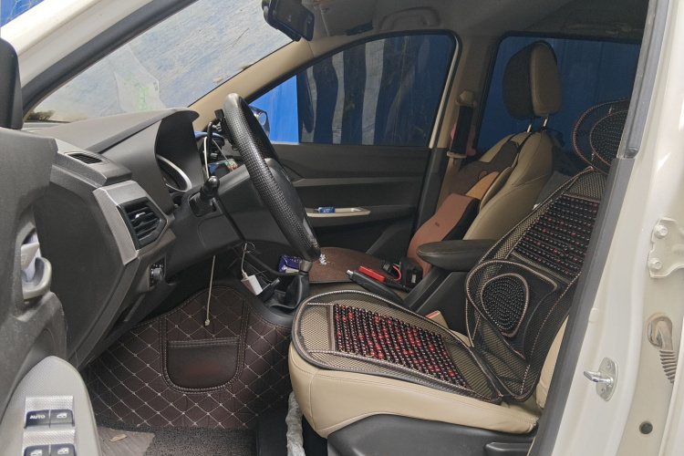 五菱汽车 五菱宏光 2018款 1.5L S舒适型L2B局部细节19