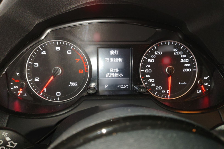 奥迪Q5 2016款 40 TFSI 技术型局部细节14