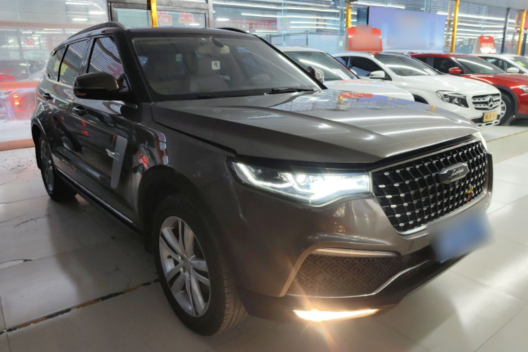 众泰T700 2017款 1.8T 双离合尊贵型车身外观3