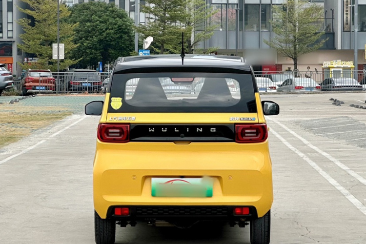 五菱汽车 宏光MINIEV 2022款 马卡龙臻享款 磷酸铁锂车身外观6008