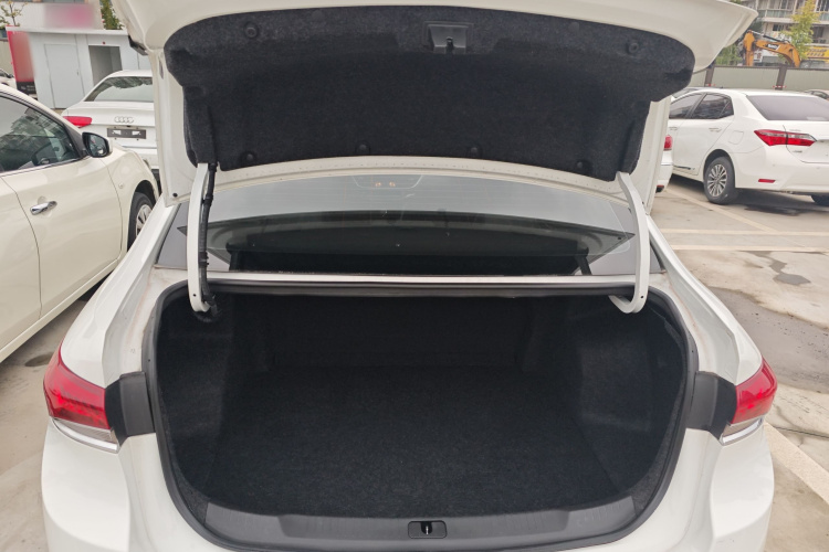 别克 英朗 2021款 改款 典范 1.5L 自动精英型机舱底盘23