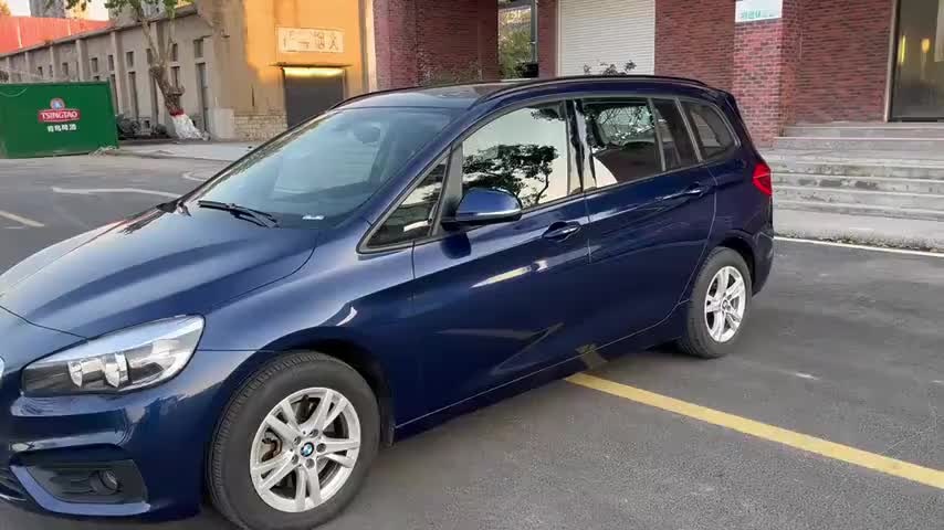 宝马2系多功能旅行车 2015款 218i 领先型实拍1