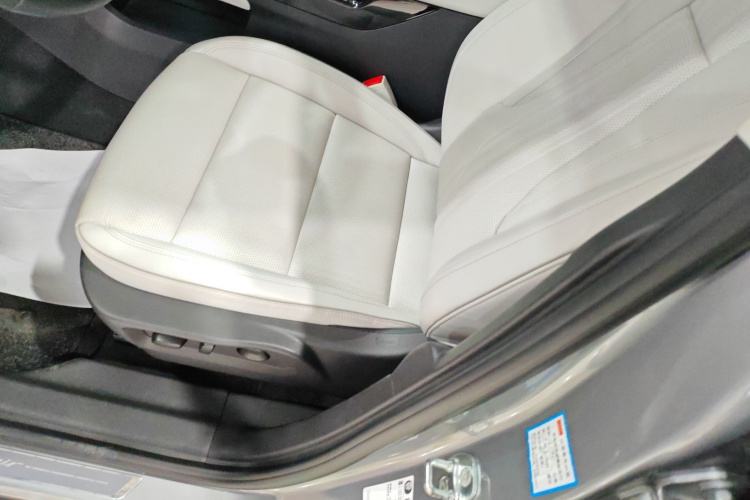 别克 2024款 昂科威Plus 四驱Avenir艾维亚中控内饰19