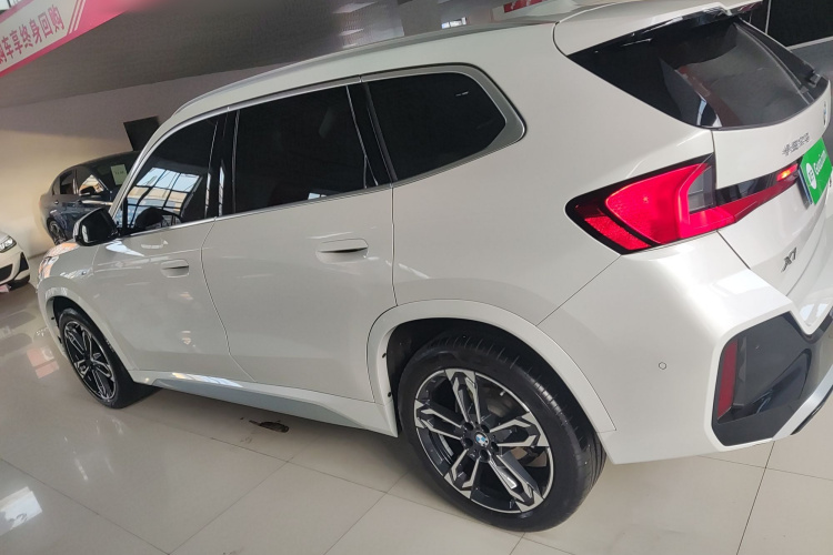 宝马X1 2023款 sDrive25Li M运动套装车身外观4