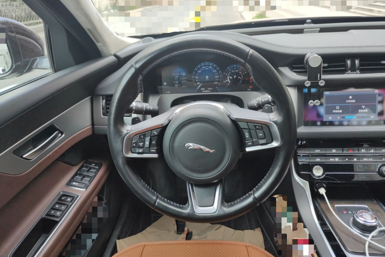 捷豹XFL 2018款 XFL 2.0T 250PS 豪华版中控内饰13