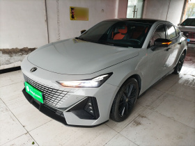 长安UNI-V 2022款 1.5T 尊贵型