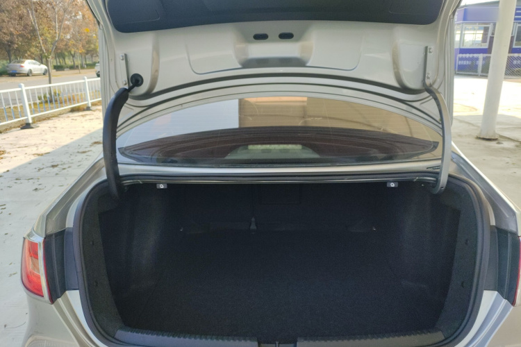 大众 速腾 2014款 改款 1.4TSI 自动豪华型机舱底盘23