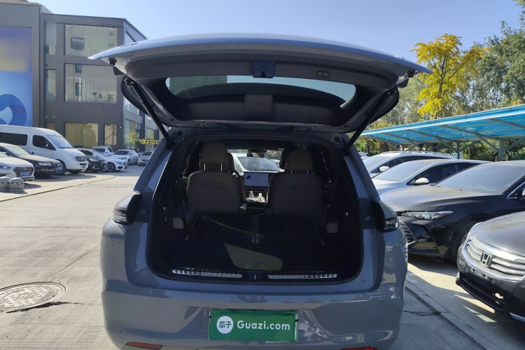 理想汽车 理想L8 2025款 Pro 智能焕新版机舱底盘23