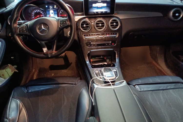 奔驰GLC 2019款 GLC 260 L 4MATIC 动感型中控内饰12