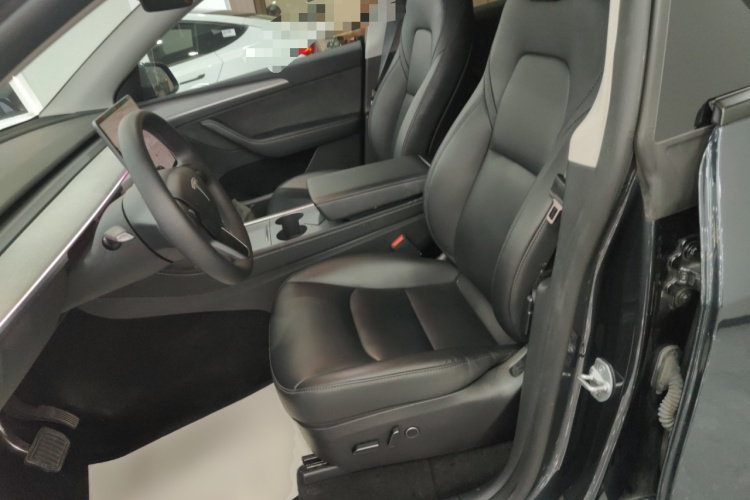 特斯拉 Model Y 2024款 后轮驱动版中控内饰19
