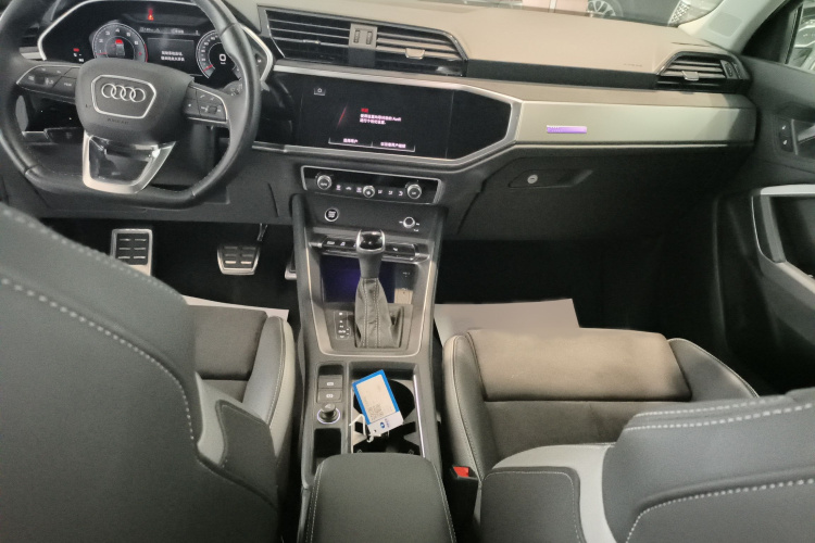 奥迪Q3 2023款 40 TFSI 时尚动感型局部细节18