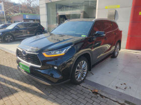 丰田 汉兰达 2022款 双擎 2.5L 四驱尊贵版 7座