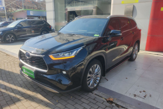 丰田 汉兰达 2022款 双擎 2.5L 四驱尊贵版 7座