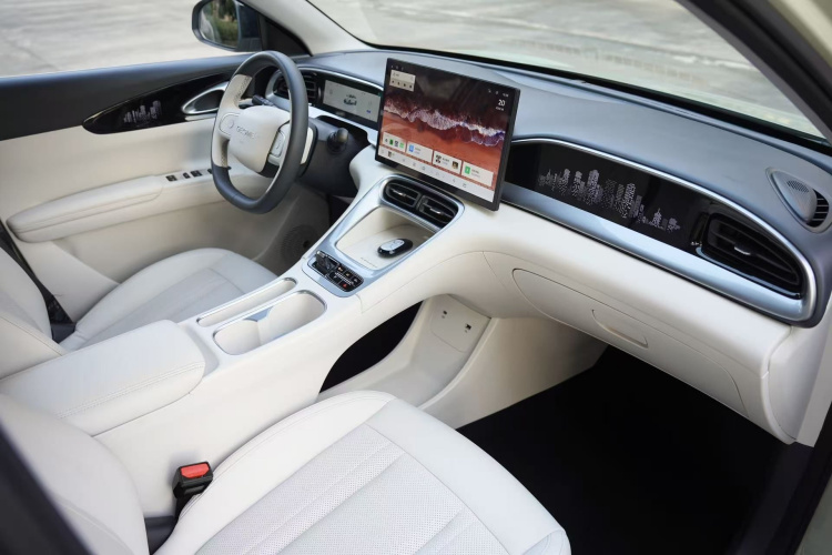 吉利银河 星愿 2025款 UP 410km 探索+版中控内饰7015