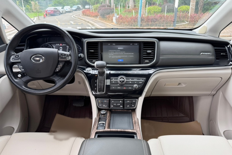 广汽传祺 传祺M8 2018款 320T 旗舰版中控内饰7001