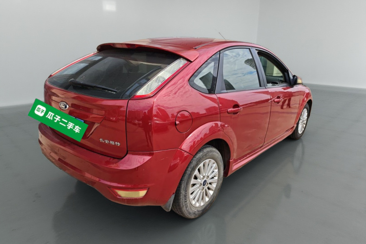 福特 福克斯 2013款 两厢经典 1.8L 自动时尚型车身外观7
