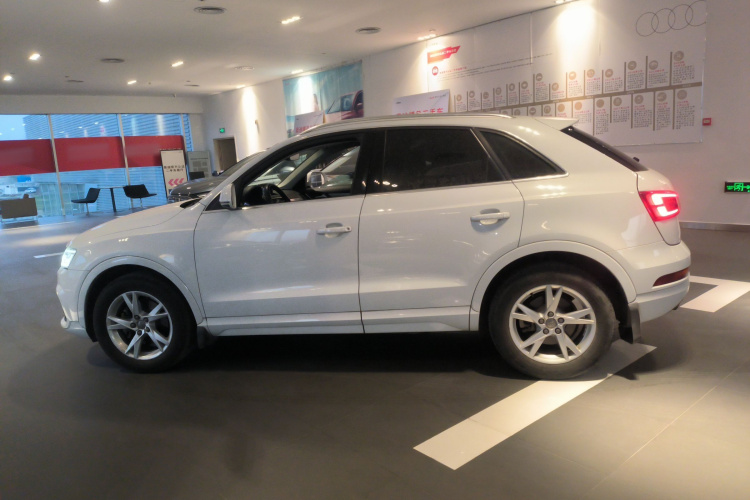 奥迪Q3 2018款 30周年年型 30 TFSI 时尚型车身外观4