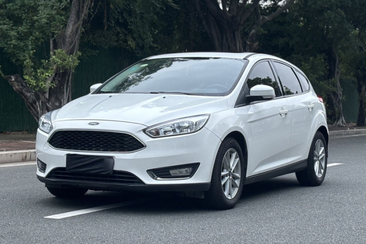 福特 福克斯 2017款 两厢 1.6L 自动风尚型智行版车身外观6003