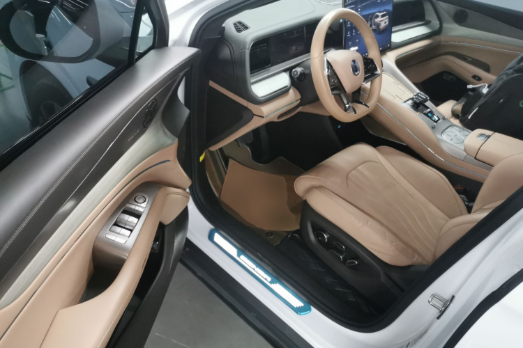 腾势N7 2023款 超长续航版中控内饰7003