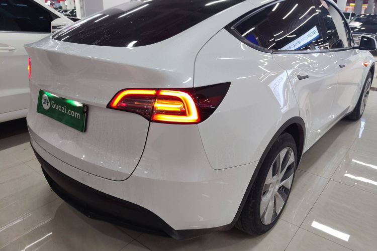 特斯拉 Model Y 2022款 改款 后轮驱动版车身外观7