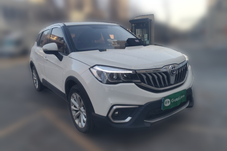 中华V3 2017款 1.5L 自动智能型车身外观3