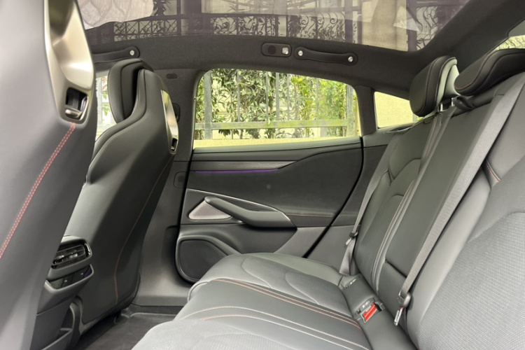 小米汽车 小米SU7 2024款 后驱长续航智驾版中控内饰7006