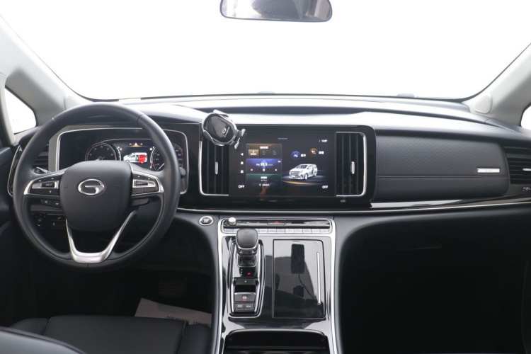 广汽传祺 传祺M8 2021款 改款 领秀系列 390T 豪华版中控内饰7004