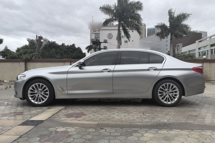 宝马5系 2020款 525Li 豪华套装车身外观6003