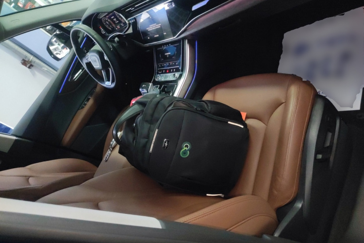 奥迪Q7 2021款 45 TFSI quattro S line运动型局部细节41