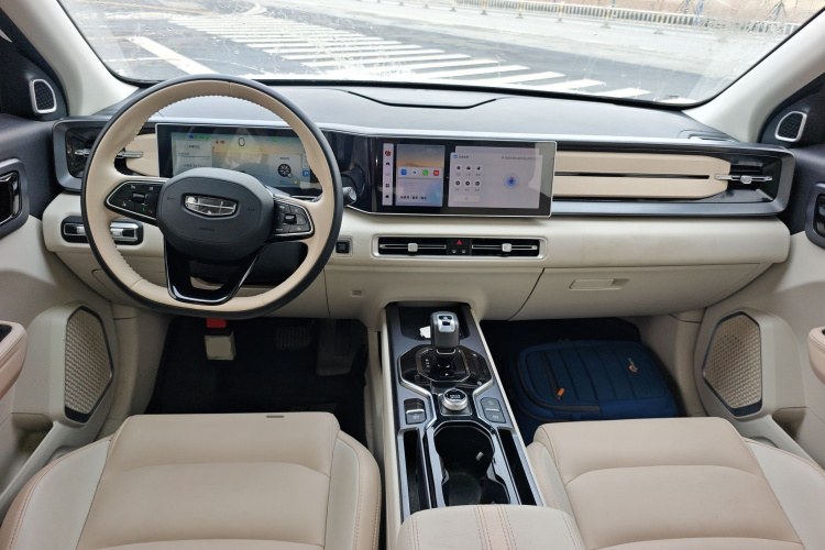 吉利汽车 吉利icon 2023款 1.5TD 巧克力醇巧版中控内饰12